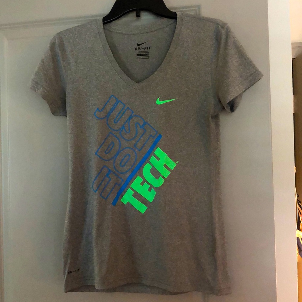 Nike DRI fit v neck tee shirt!